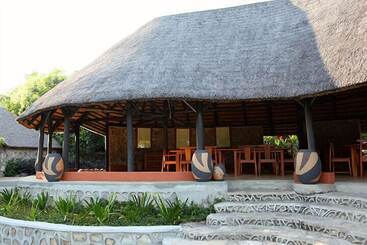 هتل Blue Zebra Island Lodge
