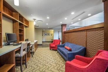 هتل Comfort Suites   Dodge City