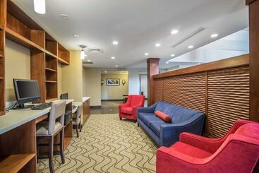 هتل Comfort Suites   Dodge City