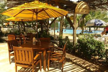 هتل Crocobeach