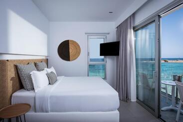 هتل Enorme Ammos Beach Resort
