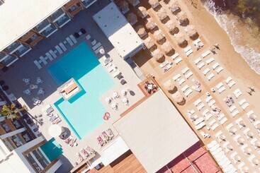 هتل Enorme Ammos Beach Resort