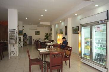 هتل Reyna S The Haven And Gardens