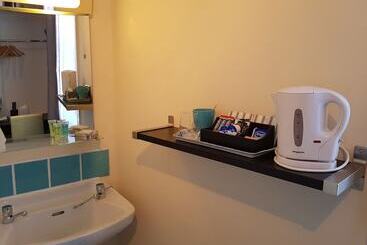 هتل Robin 7 Lodge City Centre