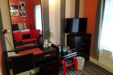 هتل Robin 7 Lodge City Centre