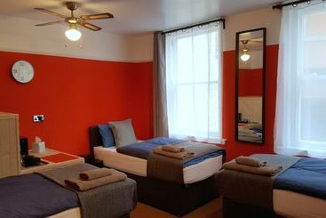 هتل Robin 7 Lodge City Centre