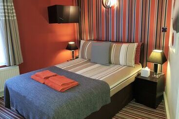 هتل Robin 7 Lodge City Centre