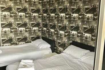 هتل The Mews Inn
