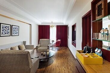 Отель Zone By The Park , Bani Park Jaipur