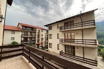 Oplot Apartments