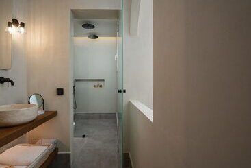 Polis Of Naxos Stylish Suites - Stelida
