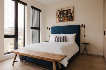Sonder Onyx