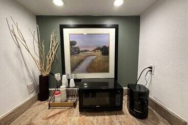汽车旅馆  Desert Sands Inn & Suites