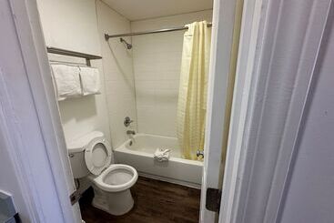 汽车旅馆  Desert Sands Inn & Suites