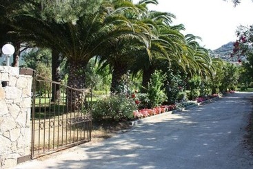 استراحتگاه Residence Casa Oleanda