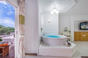 Seonjaedo Secret Spa Pension