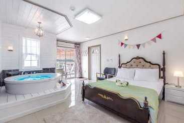 Seonjaedo Secret Spa Pension