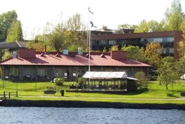 تختخواب و صبحانه Lossiranta Lodge