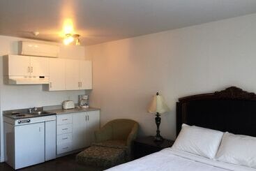 Duvernay Studios And Suites