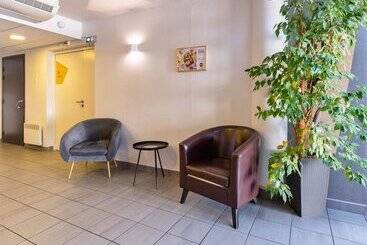 B&b Hotel Lyon Saint Bonnet Mi Plaine