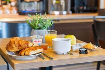 B&b Hotel Lyon Saint Bonnet Mi Plaine