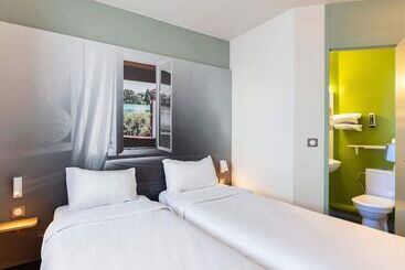 B&b Hotel Lyon Saint Bonnet Mi Plaine