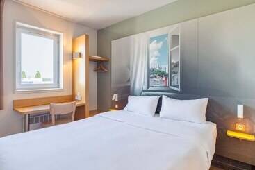 B&b Hotel Lyon Saint Bonnet Mi Plaine