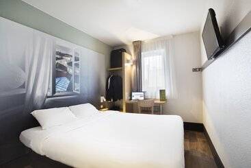 B&b Hotel Lyon Saint Bonnet Mi Plaine