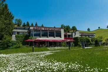 酒店 & Bildungszentrum Matt