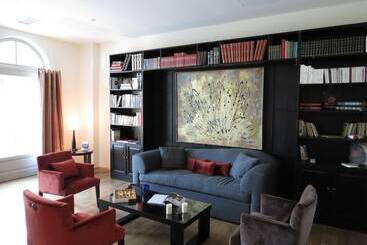 هتل Castel Maintenon   Handwritten Collection