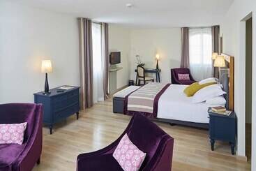 هتل Castel Maintenon   Handwritten Collection