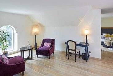 هتل Castel Maintenon   Handwritten Collection