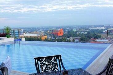 酒店 Central Park Tower Resort