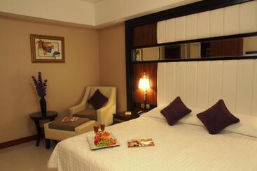 בית מלון כפרי Central Park Tower Resort