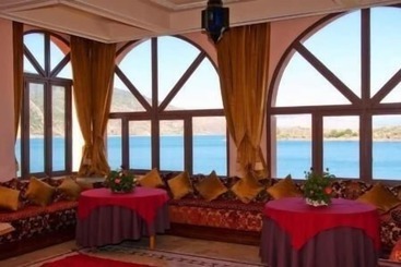 هتل Chems Du Lac