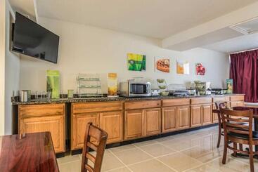 هتل Days Inn By Wyndham Hartsfield Jackson Atlanta Airport West