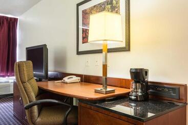 هتل Days Inn By Wyndham Hartsfield Jackson Atlanta Airport West