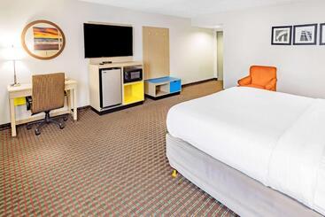 هتل Days Inn By Wyndham Hartsfield Jackson Atlanta Airport West