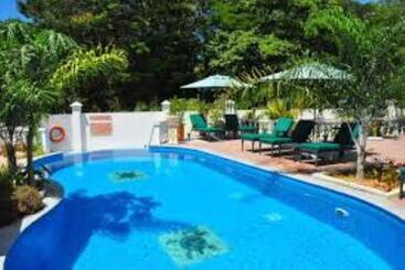هتل Hanneman Holiday Residence