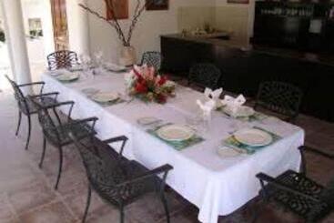هتل Hanneman Holiday Residence