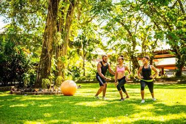 هتل Holiday Inn Express Port Moresby By Ihg