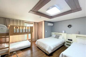 호텔 H.y Choi Hostel