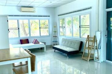 هتل Koh Mook Riviera Beach Resort