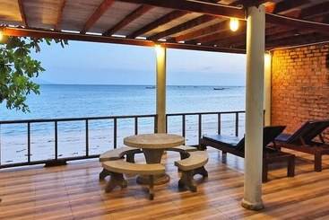 هتل Koh Mook Riviera Beach Resort