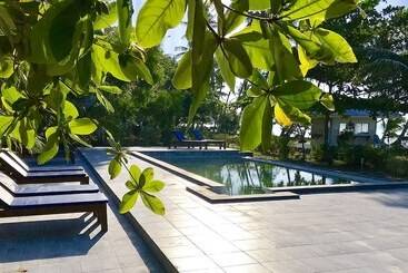 هتل Koh Mook Riviera Beach Resort