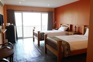 هتل Phaphoom Boutique Residence