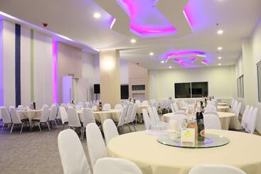 هتل Prachuap Grand