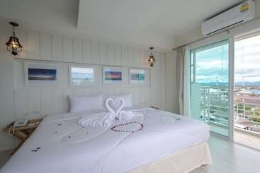 هتل Prachuap Grand