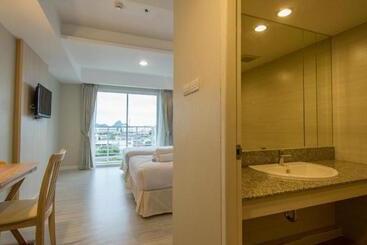 هتل Prachuap Grand