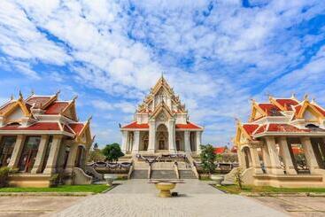 هتل Prachuap Grand